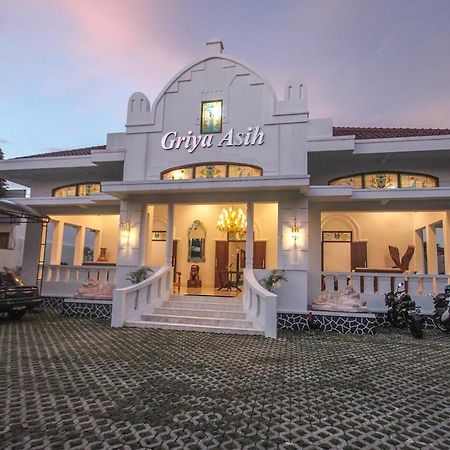 Griya Asih Hotel Yogyakarta Exterior photo