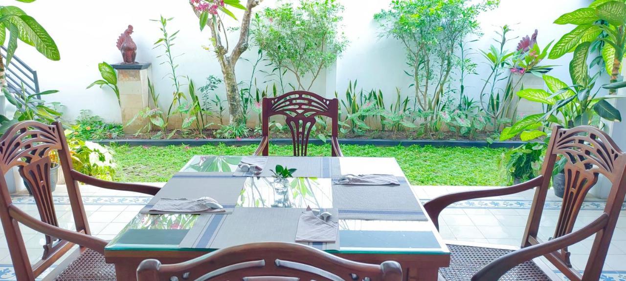 Griya Asih Hotel Yogyakarta Exterior photo