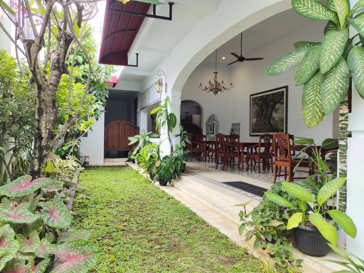 Griya Asih Hotel Yogyakarta Exterior photo