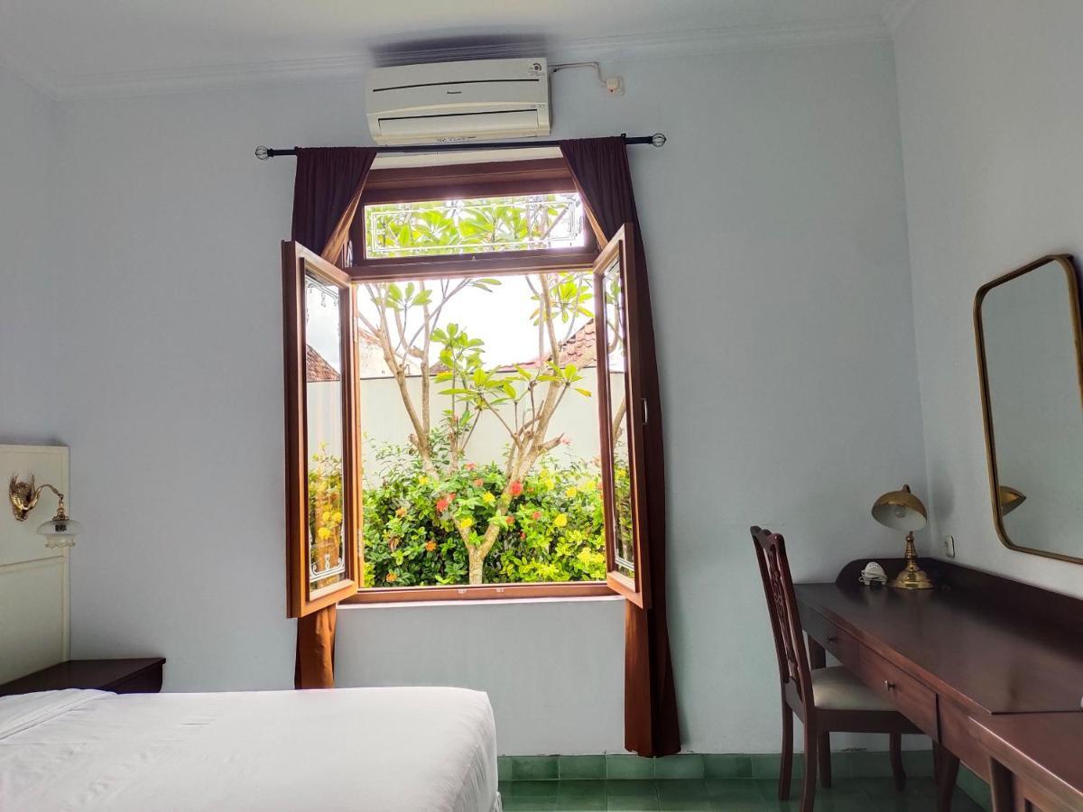 Griya Asih Hotel Yogyakarta Exterior photo