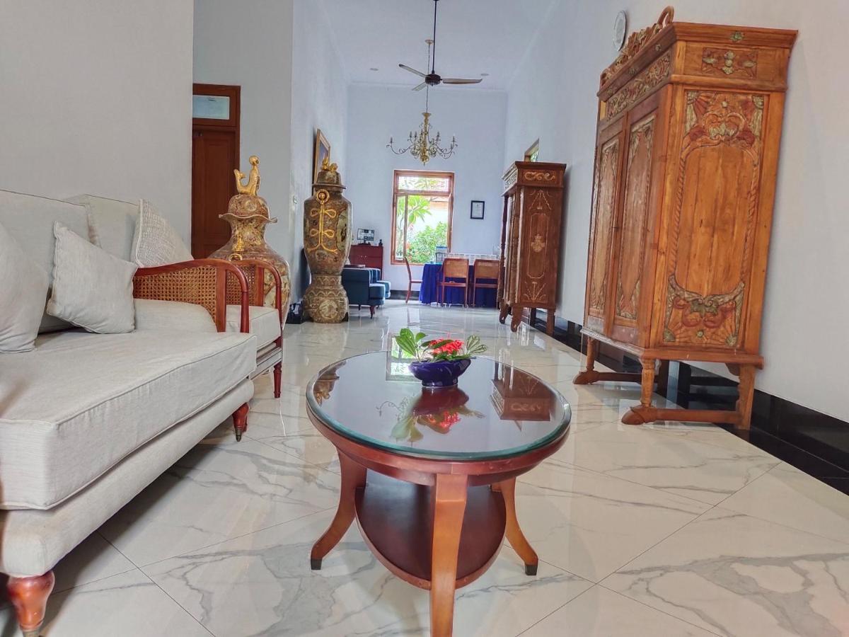 Griya Asih Hotel Yogyakarta Exterior photo