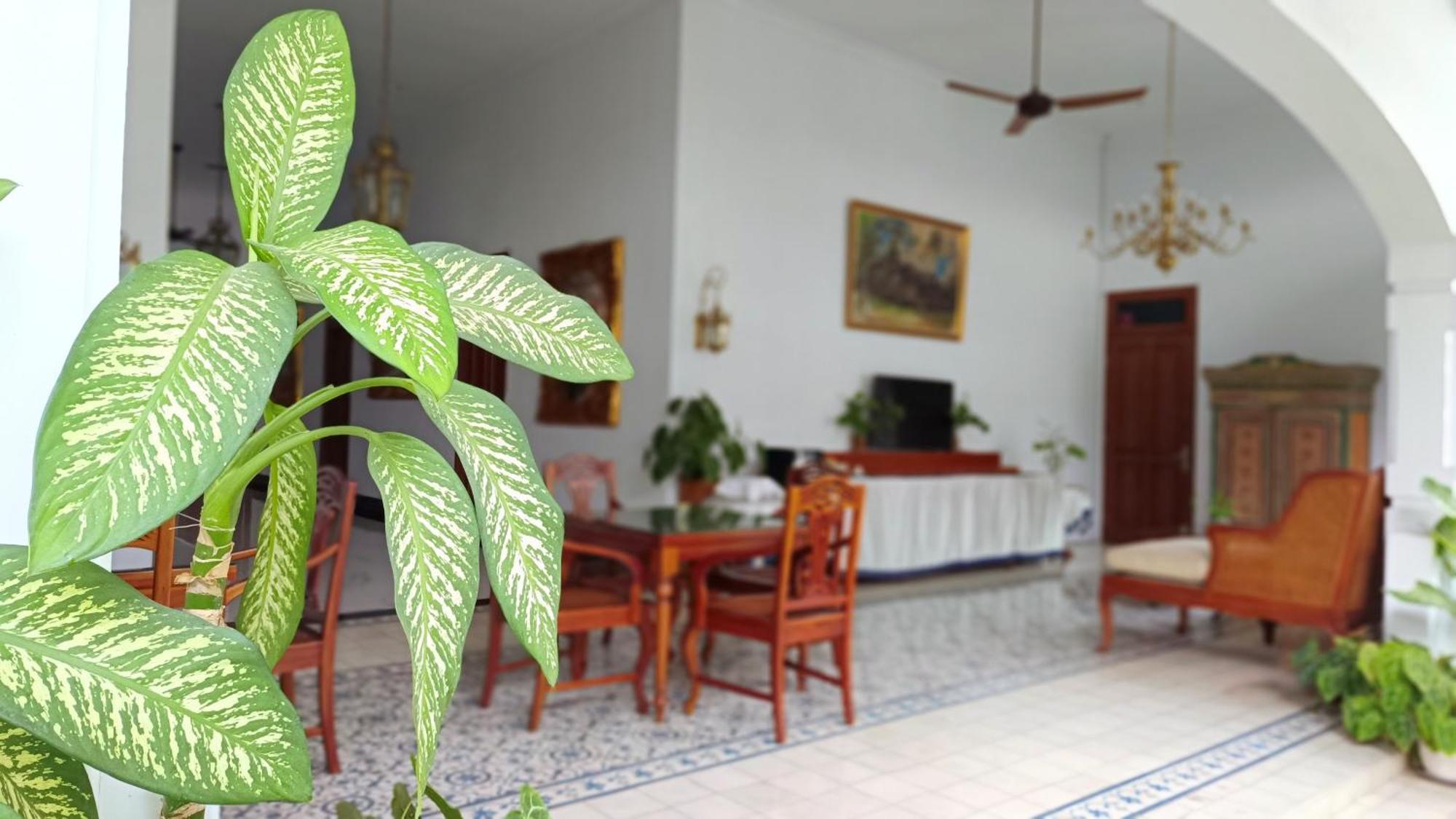 Griya Asih Hotel Yogyakarta Exterior photo