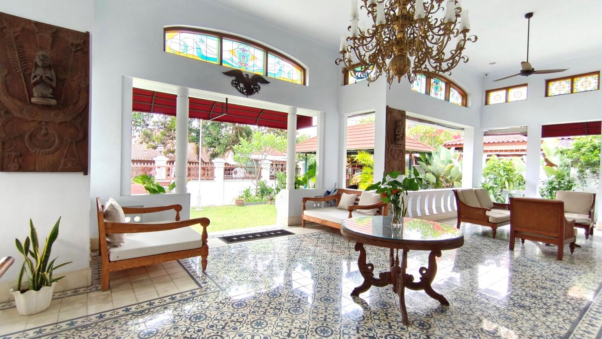 Griya Asih Hotel Yogyakarta Exterior photo