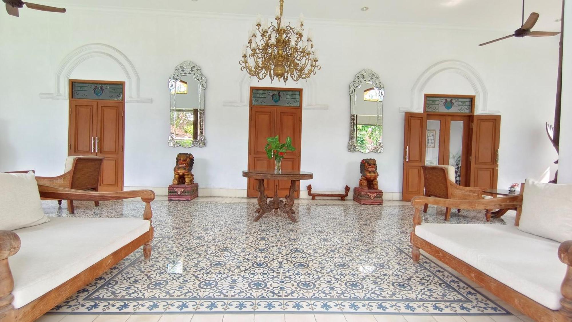 Griya Asih Hotel Yogyakarta Exterior photo