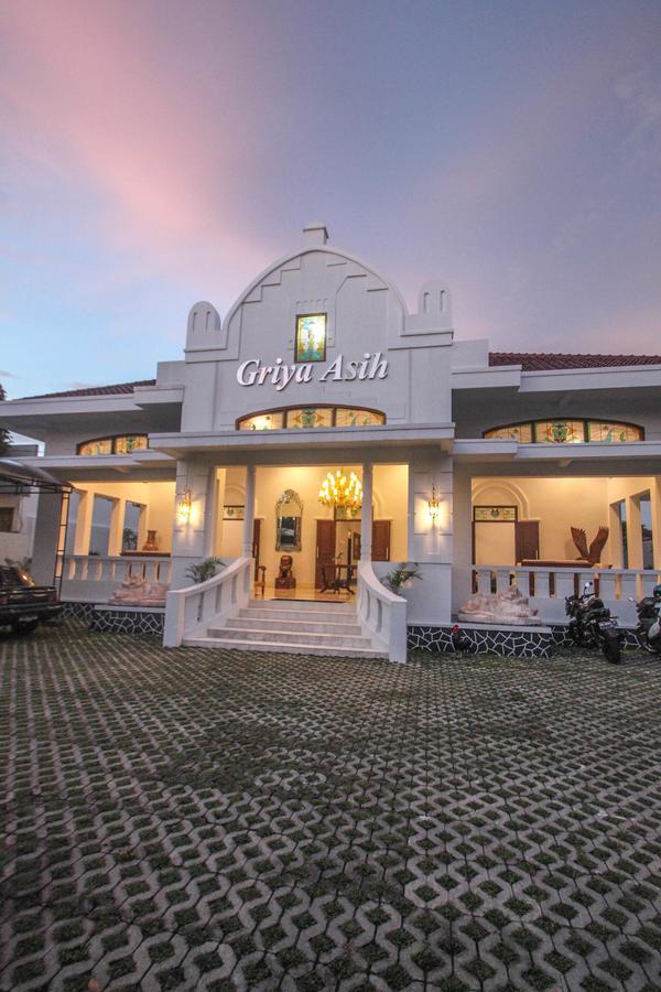 Griya Asih Hotel Yogyakarta Exterior photo